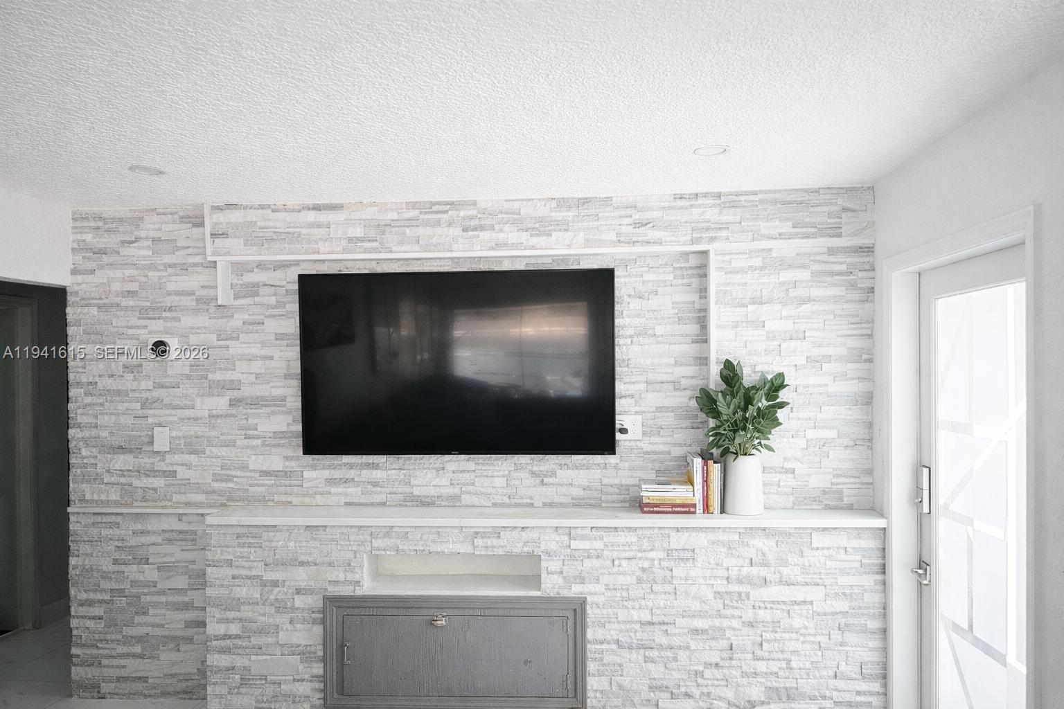 7337 Stardust Drive Hialeah, FL 33015 - Photo 6 of 11