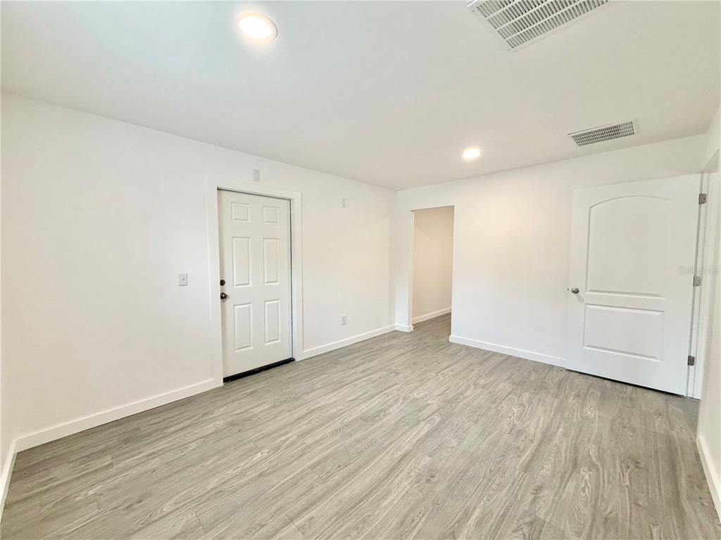 683 North Court Street Bronson, FL 32621 - Photo 10 of 33