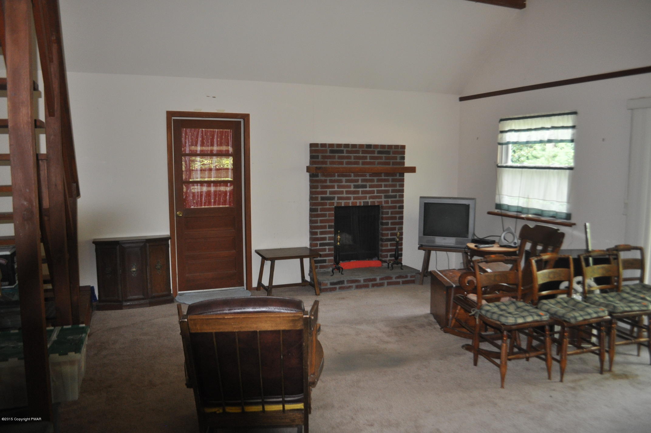 95 Algonkin Road Jim Thorpe, PA 18229 - Photo 5 of 14 Great Room (2)