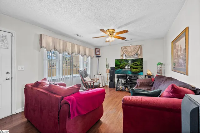 $230,000 | 9 Michael Drive, Greenville, SC 29611