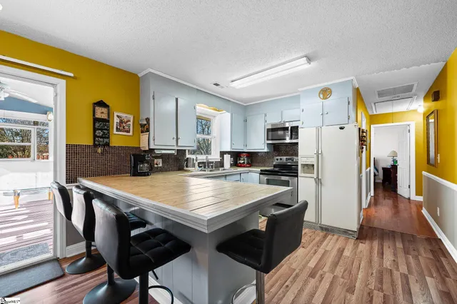 $230,000 | 9 Michael Drive, Greenville, SC 29611