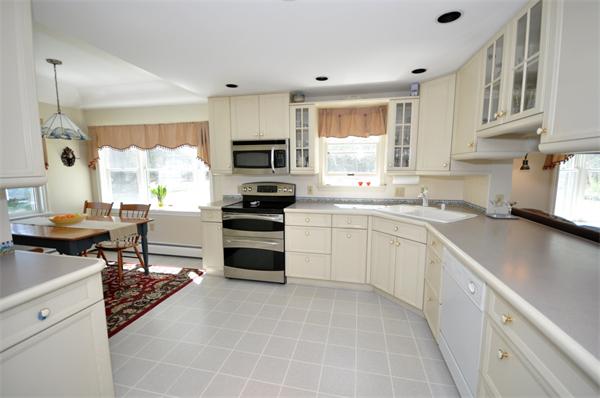 67 Paul Revere Road Concord, MA 01742 - Photo 13 of 22 Gallery Image 13