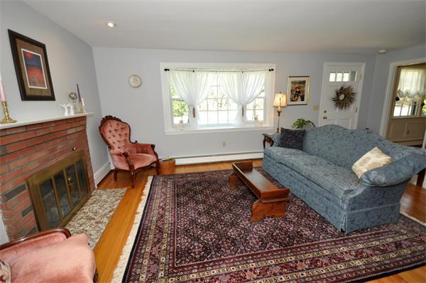 67 Paul Revere Road Concord, MA 01742 - Photo 4 of 22 Gallery Image 4