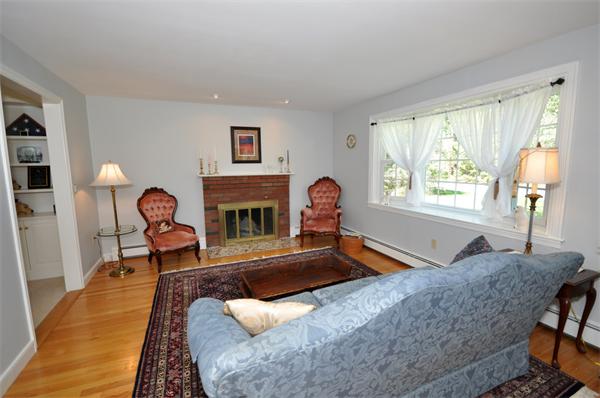 67 Paul Revere Road Concord, MA 01742 - Photo 5 of 22 Gallery Image 5