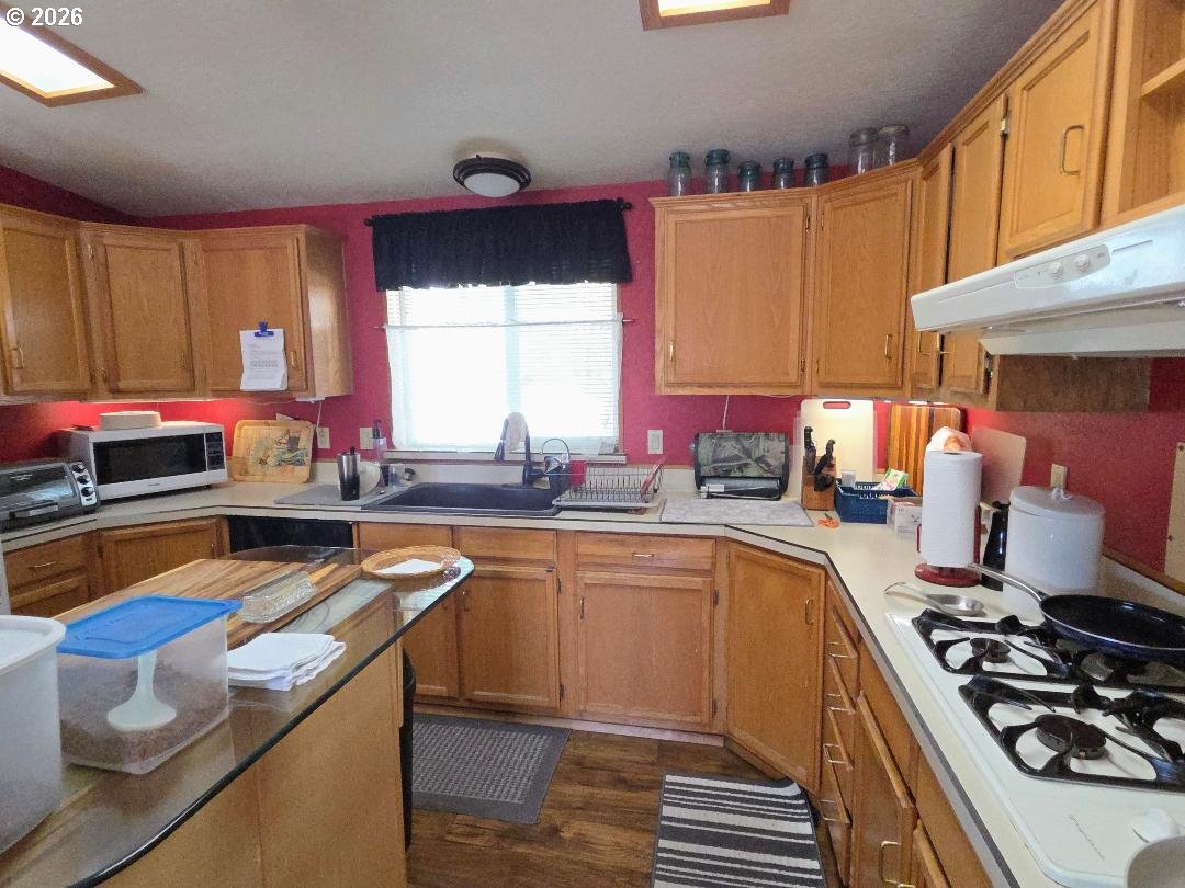66642 East Bay Road, Unit 60 North Bend, OR 97459 - Photo 16 of 40