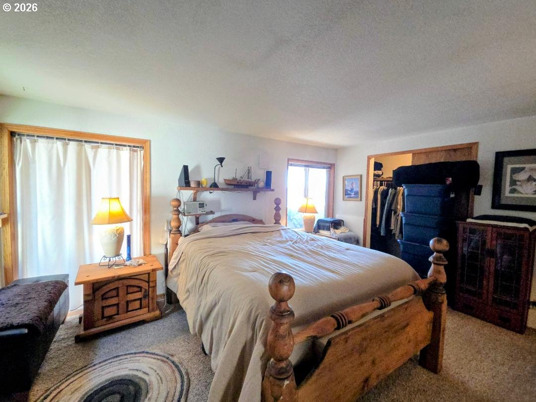 66642 East Bay Road, Unit 60 North Bend, OR 97459 - Photo 18 of 40