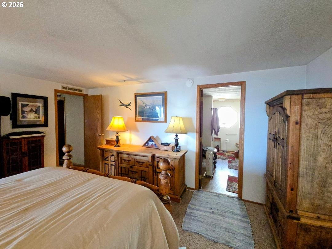 66642 East Bay Road, Unit 60 North Bend, OR 97459 - Photo 19 of 40