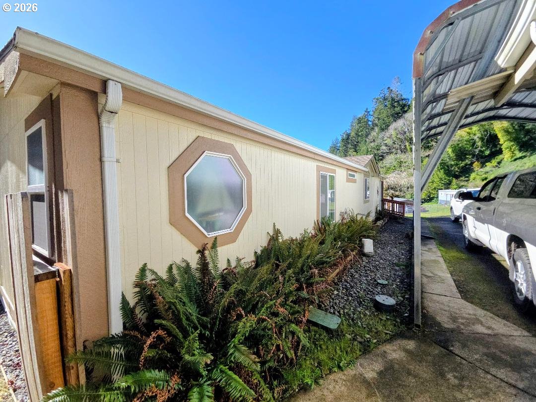 66642 East Bay Road, Unit 60 North Bend, OR 97459 - Photo 37 of 40