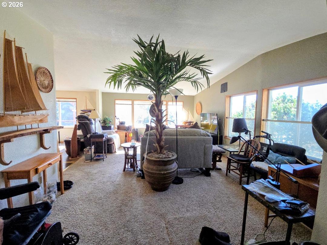 66642 East Bay Road, Unit 60 North Bend, OR 97459 - Photo 6 of 40