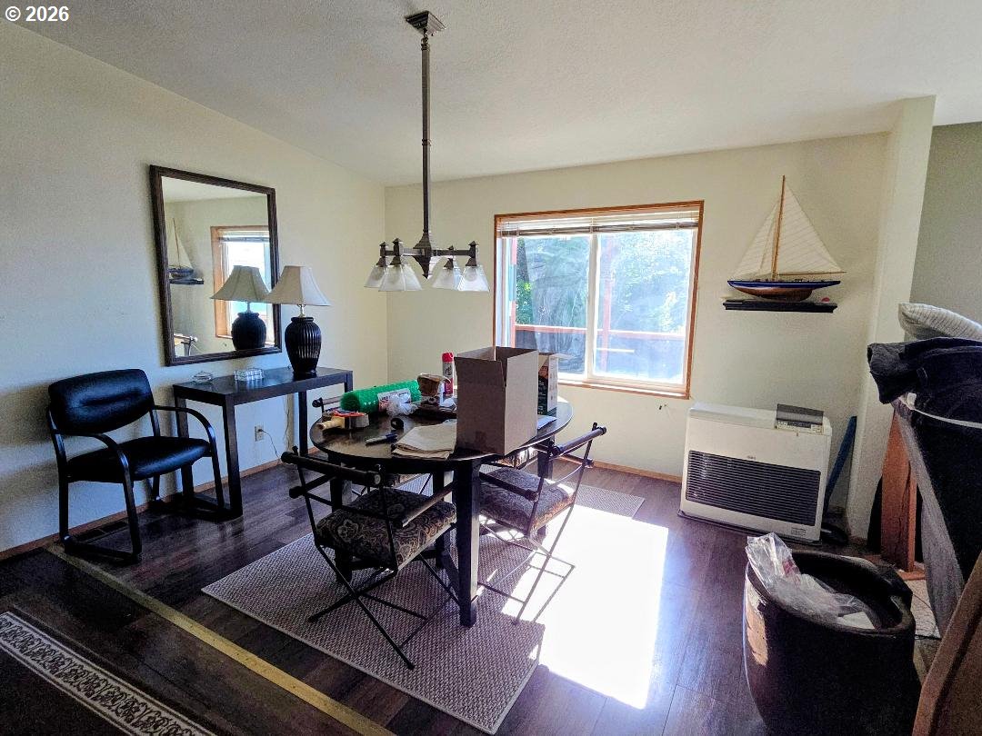 66642 East Bay Road, Unit 60 North Bend, OR 97459 - Photo 9 of 40
