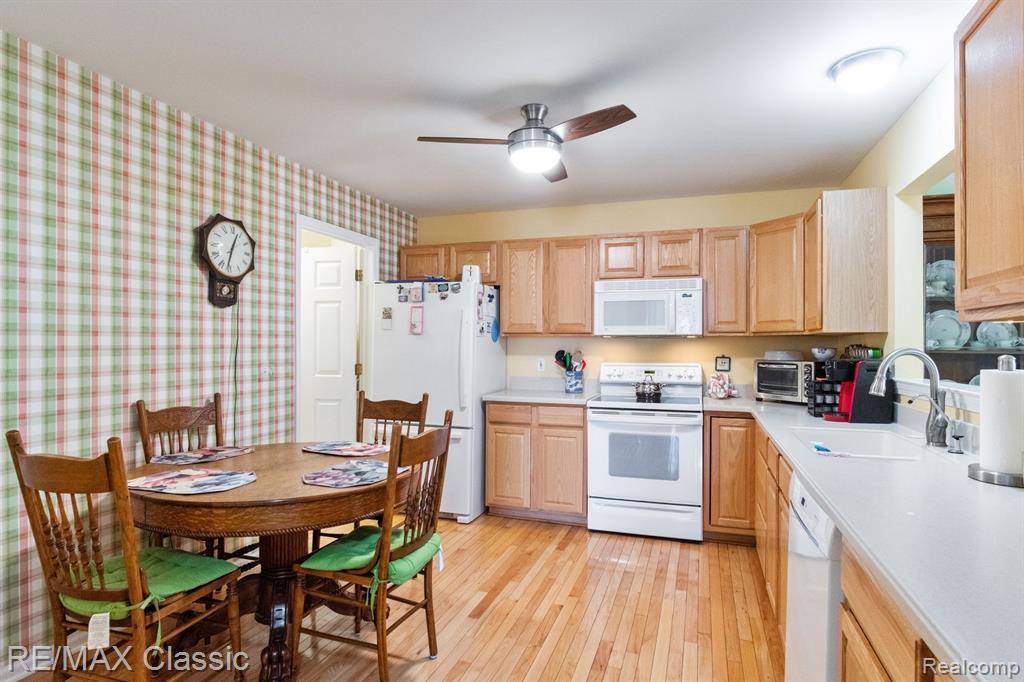 650 Cherry Grove Road Canton, MI 48188 - Photo 5 of 32