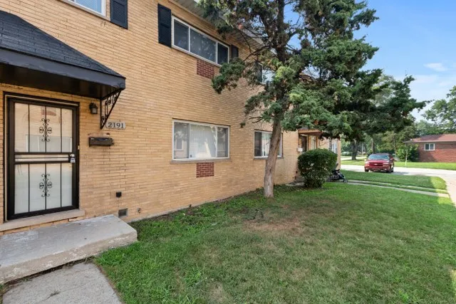 $124,900 | 2191 171st Street, Hazel Crest, IL 60429