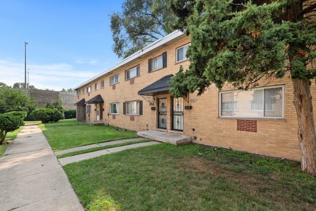 2191 171st Street Hazel Crest, IL 60429 - Photo 3 of 22