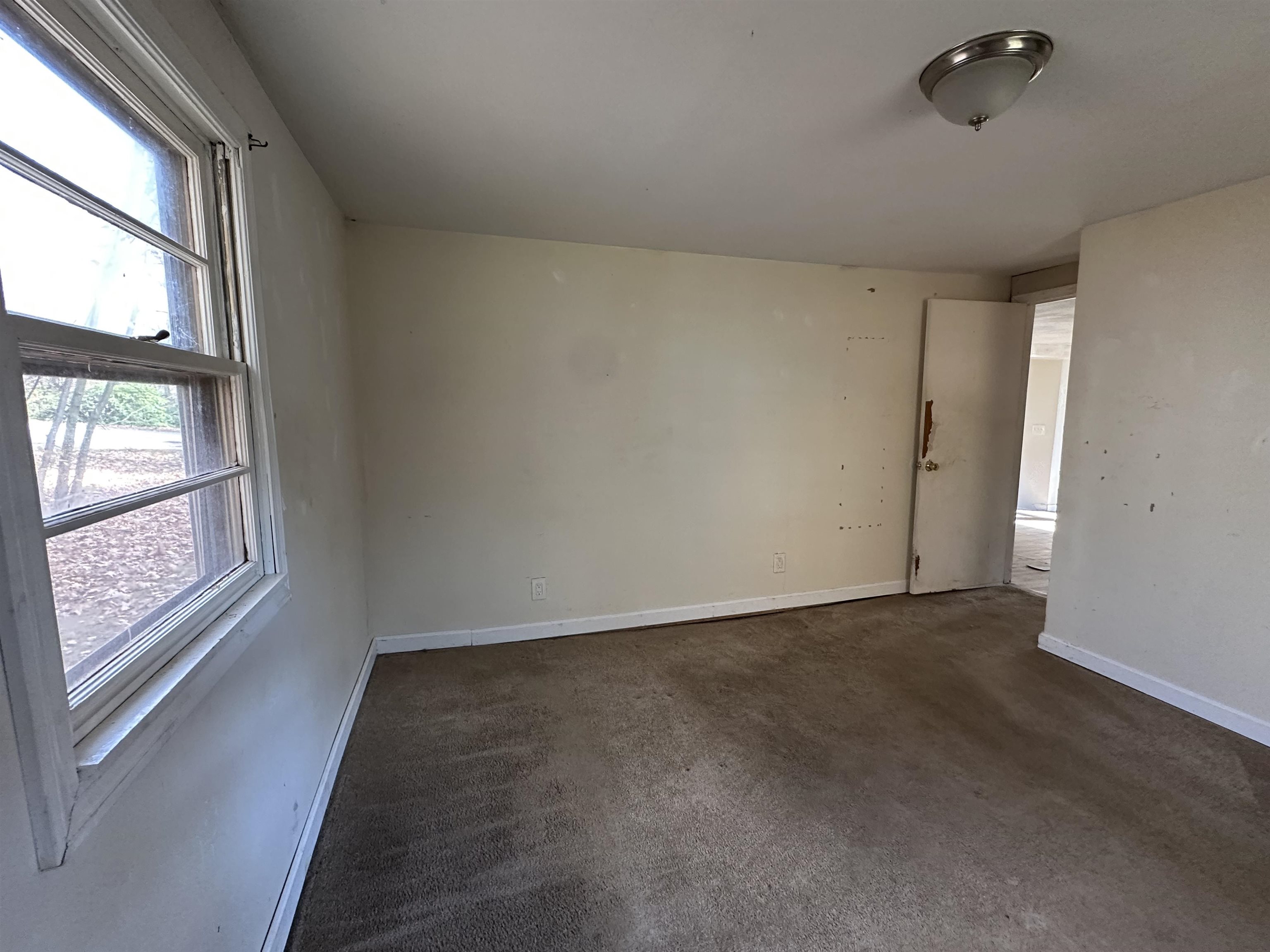 116 Chases Grove Road Derry, NH 03038 - Photo 13 of 31