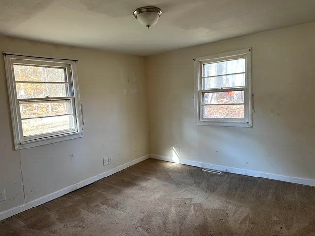 $179,000 | 116 Chases Grove Road, Derry, NH 03038