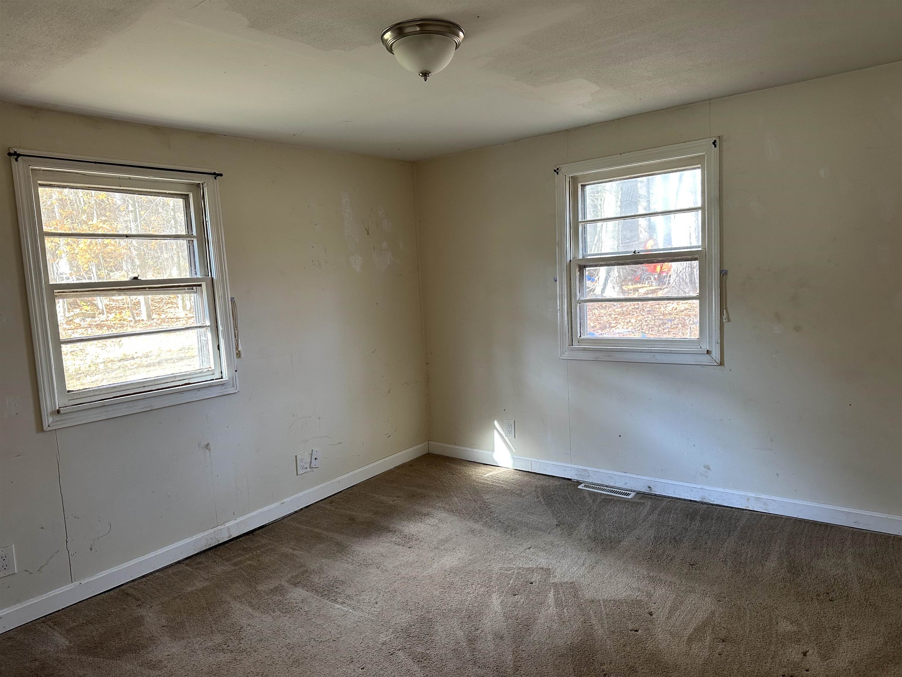 116 Chases Grove Road Derry, NH 03038 - Photo 14 of 31