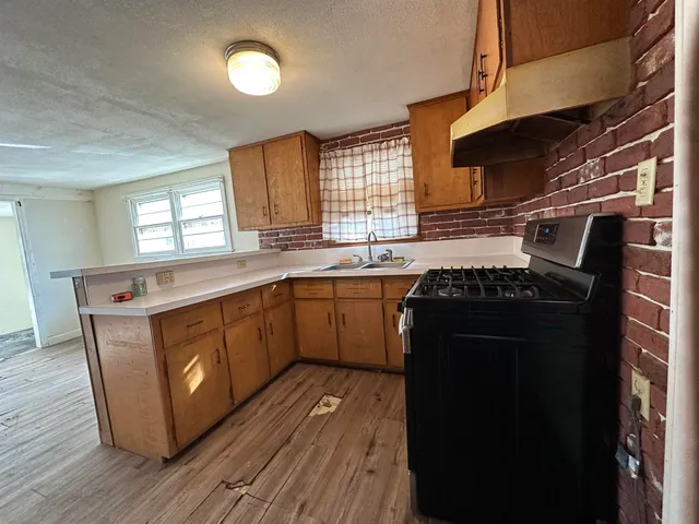 $179,000 | 116 Chases Grove Road, Derry, NH 03038