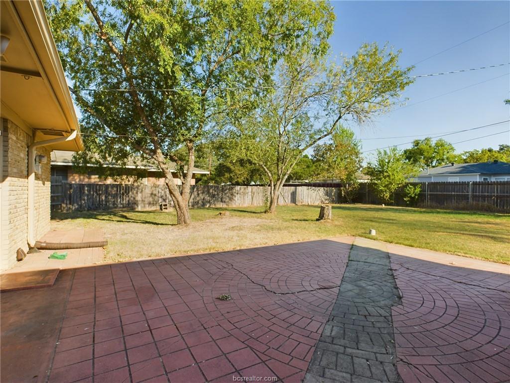 1504 East 29th Street Bryan, TX 77802 - Photo 15 of 19 a view of swimming pool with sitting area