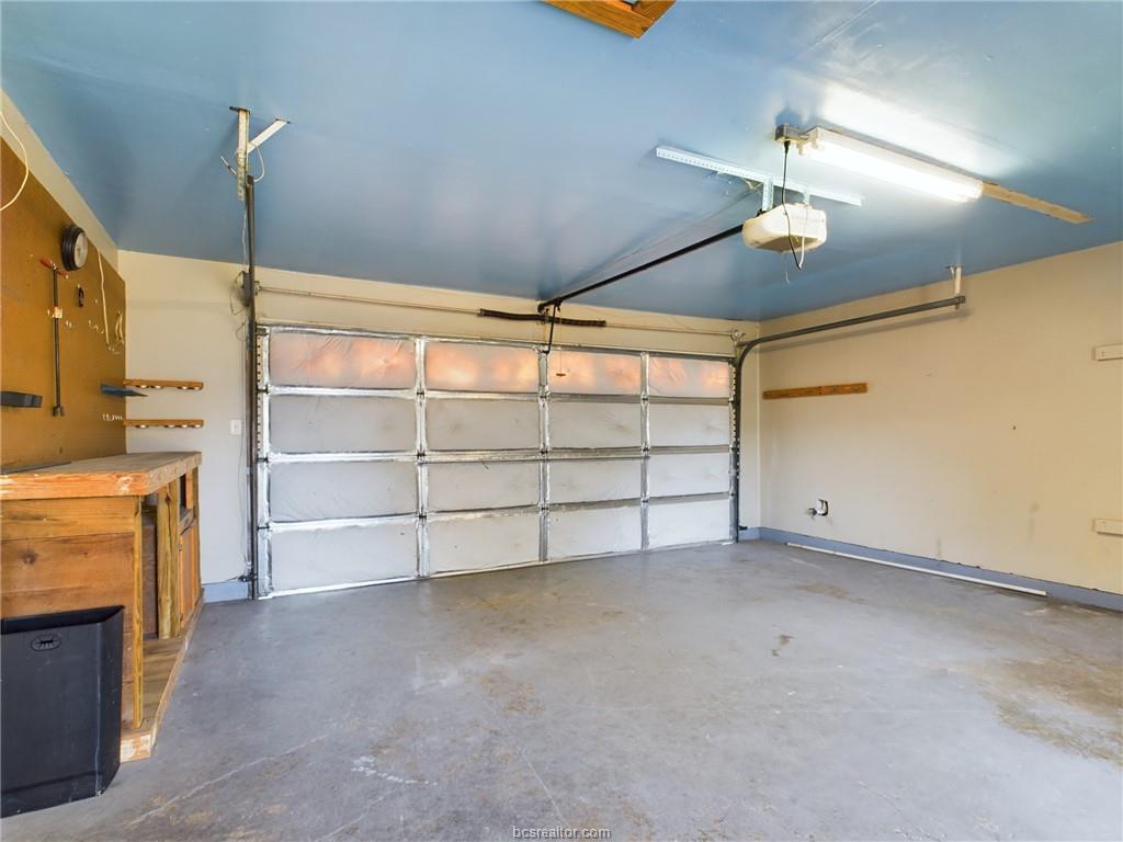1504 East 29th Street Bryan, TX 77802 - Photo 19 of 19 an empty room with windows