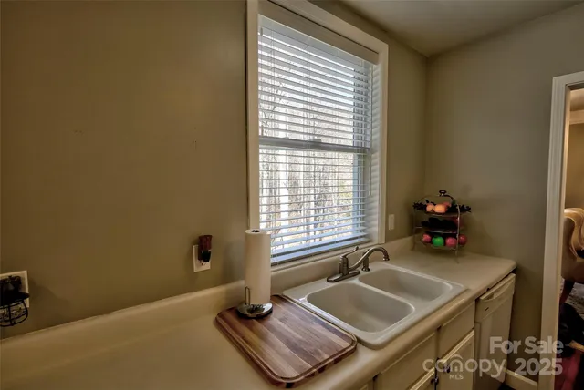 $485,000 | 1333 Pigeon Creek Road, Bryson City, NC 28713