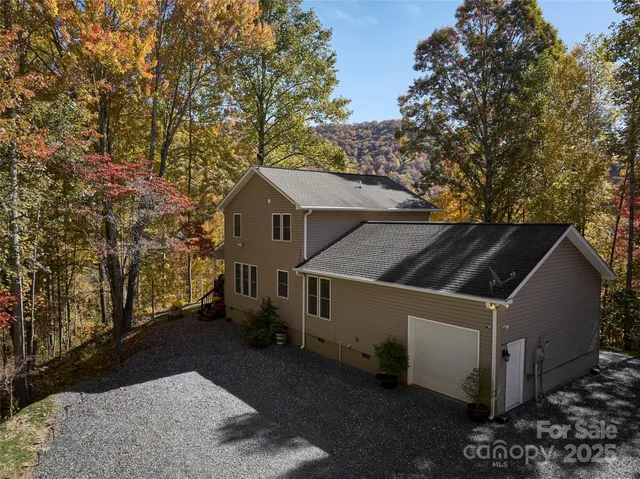 $485,000 | 1333 Pigeon Creek Road, Bryson City, NC 28713