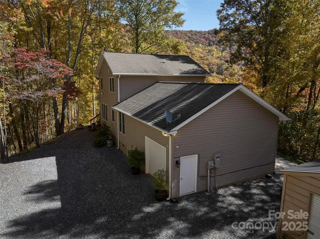 $485,000 | 1333 Pigeon Creek Road, Bryson City, NC 28713