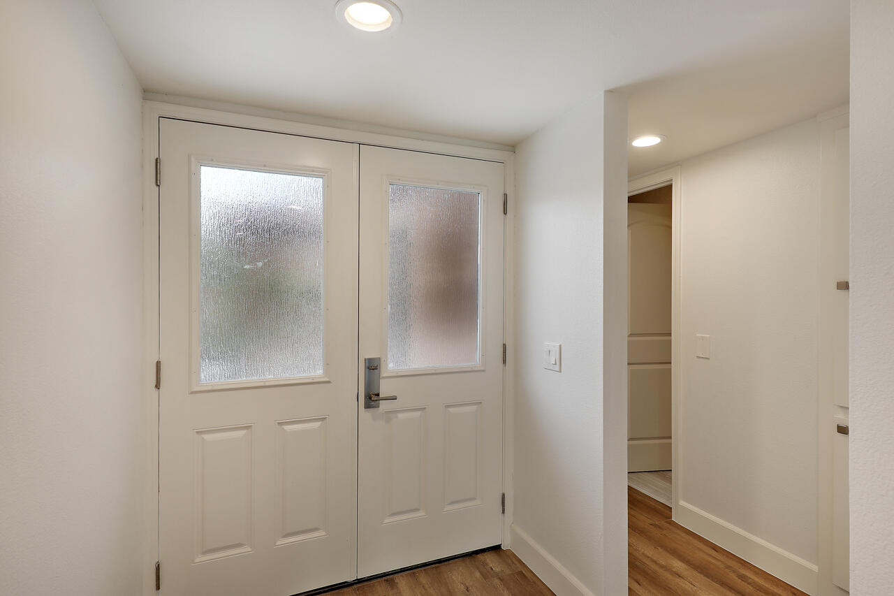 36 Sunrise Drive Rancho Mirage, CA 92270 - Photo 5 of 39 a bathroom with a glass shower door