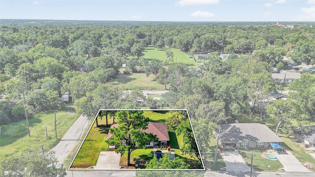 712 Seven Oaks Road, Unit 712 Bonham, TX 75418 - Photo 36 of 39 a view of a city