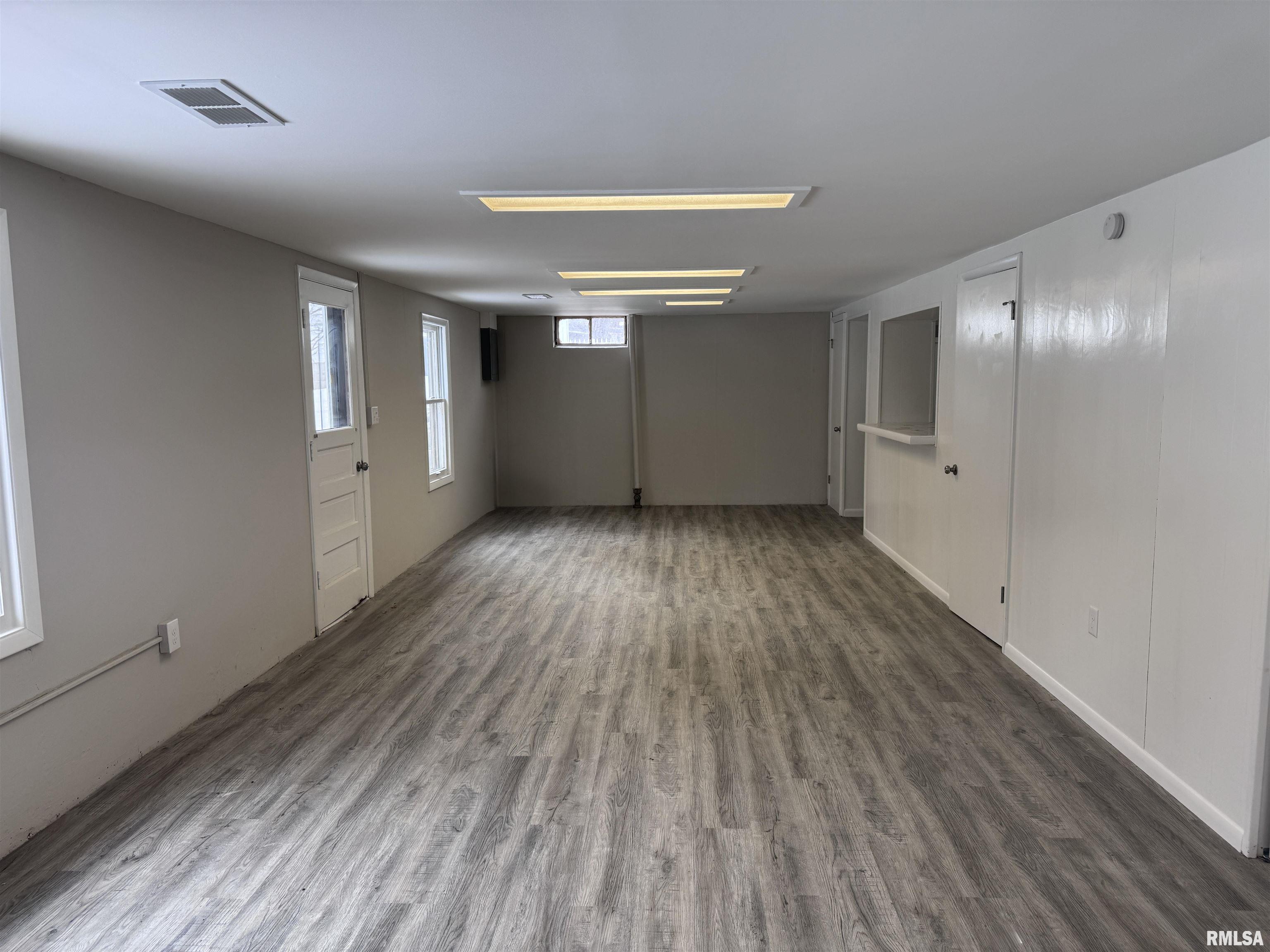 56 Southwood Drive Decatur, IL 62521 - Photo 17 of 27