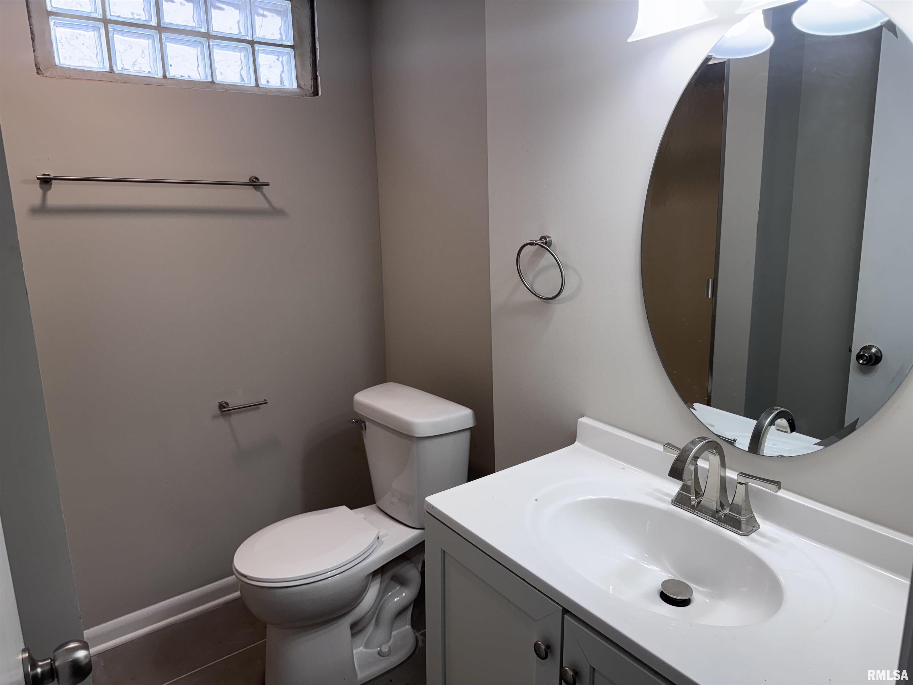 56 Southwood Drive Decatur, IL 62521 - Photo 21 of 27