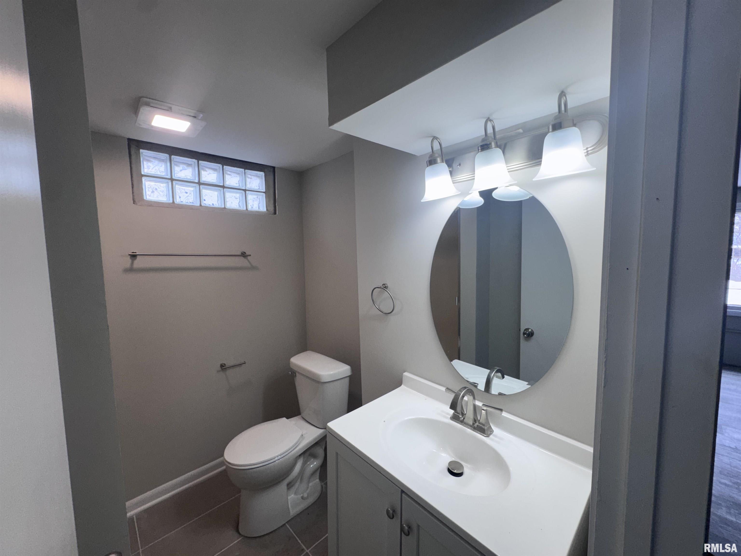 56 Southwood Drive Decatur, IL 62521 - Photo 22 of 27