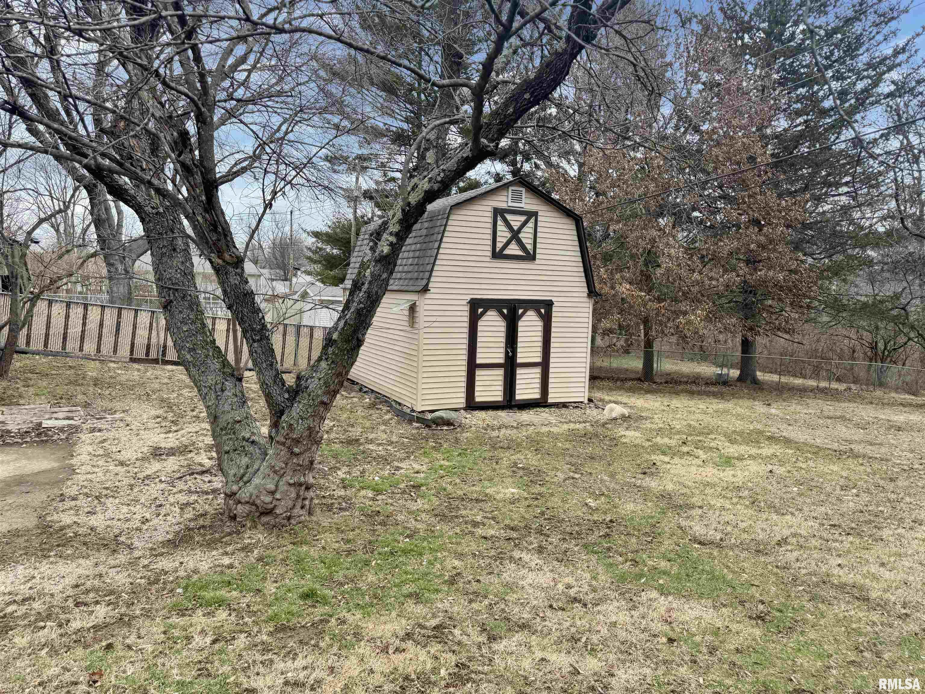 56 Southwood Drive Decatur, IL 62521 - Photo 25 of 27