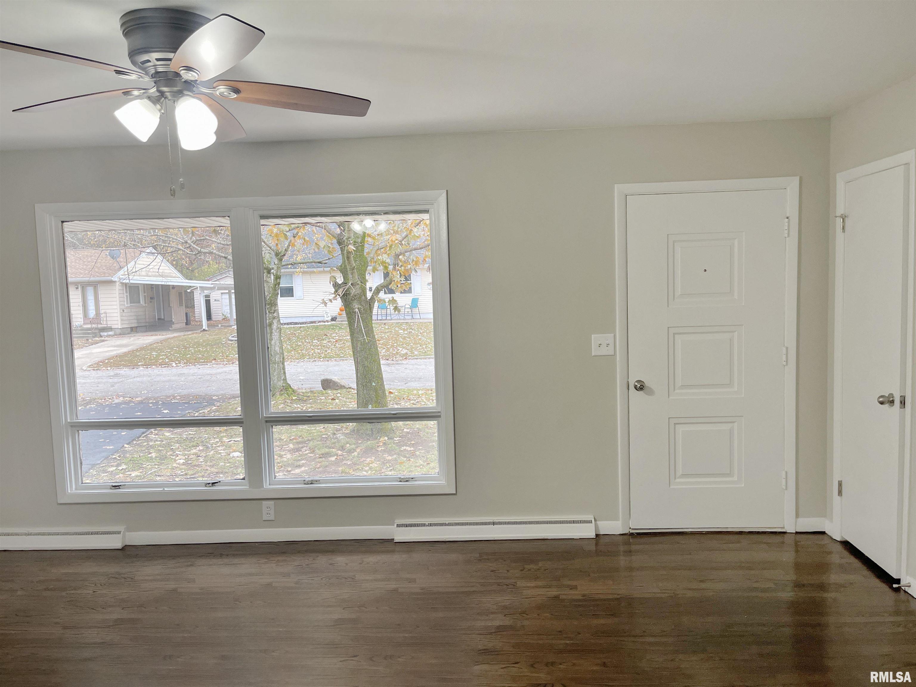 56 Southwood Drive Decatur, IL 62521 - Photo 3 of 27