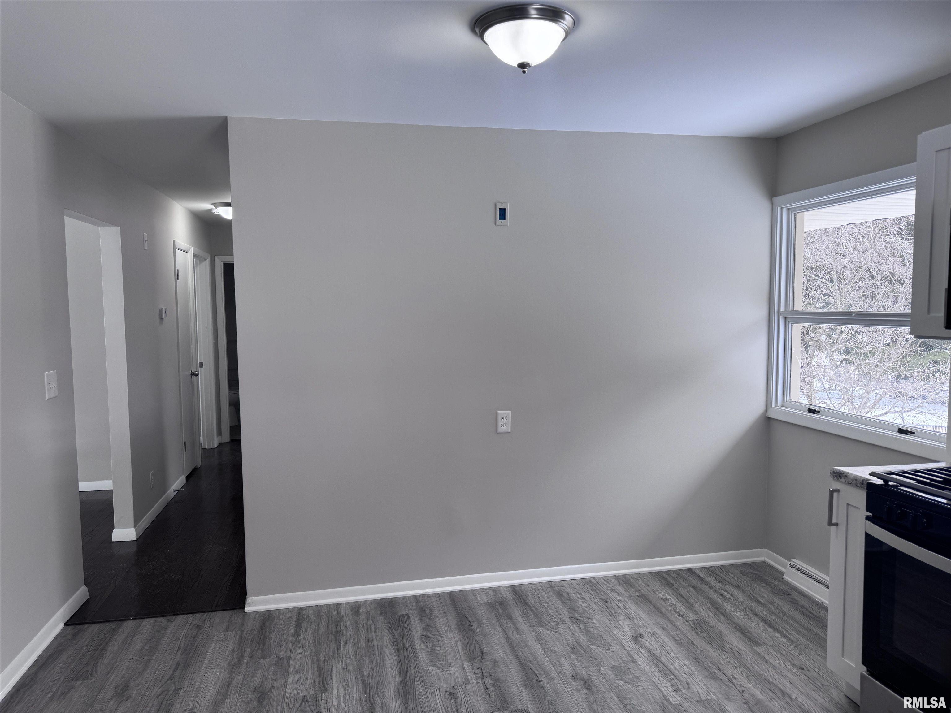 56 Southwood Drive Decatur, IL 62521 - Photo 7 of 27