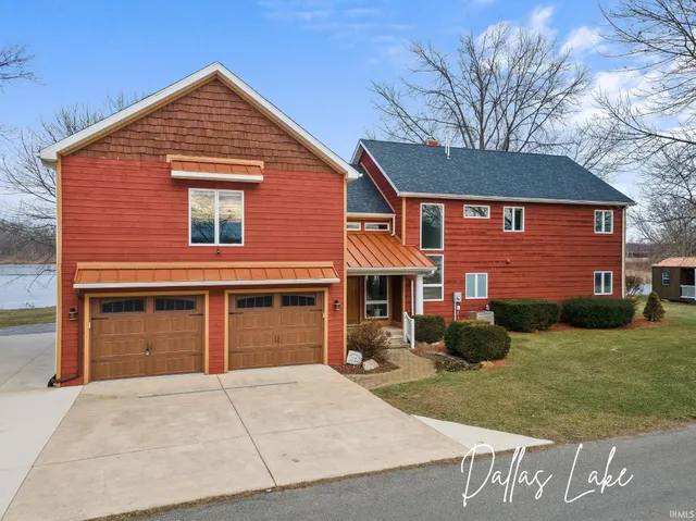 $1,079,000 | 575 East 635 South, Wolcottville, IN 46795