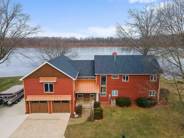 $1,079,000 | 575 East 635 South, Wolcottville, IN 46795