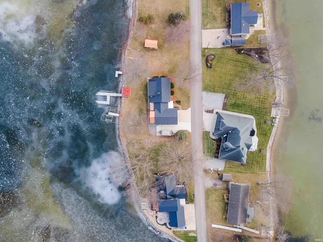 $1,079,000 | 575 East 635 South, Wolcottville, IN 46795