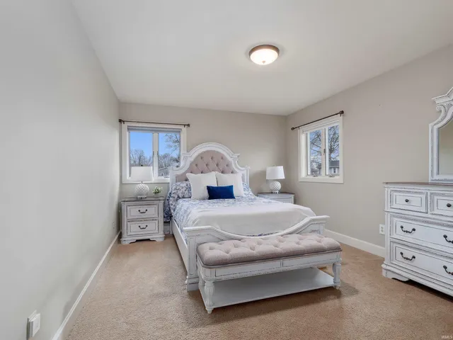 $1,079,000 | 575 East 635 South, Wolcottville, IN 46795