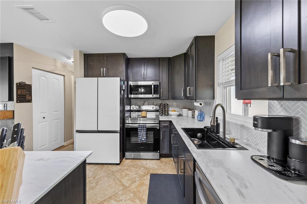 6198 Park Road Fort Myers, FL 33908 - Photo 12 of 46 Gallery Image 12