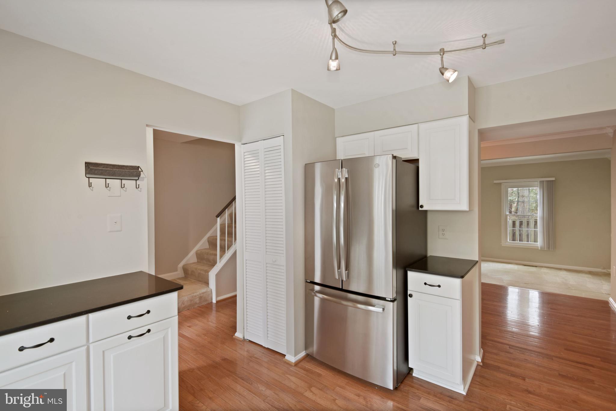 5528 Ridgeton Hill Court Fairfax, VA 22032 - Photo 5 of 34