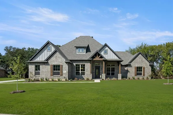 $569,900 | 3012 Valley View Drive, Joshua, TX 76058