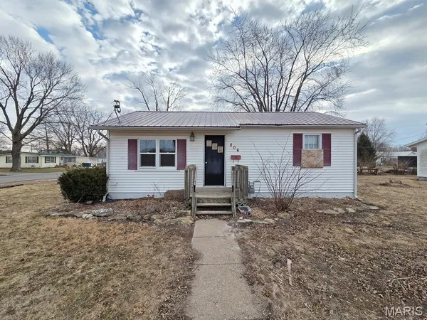 $89,900 | 806 North 8th Street, Canton, MO 63435