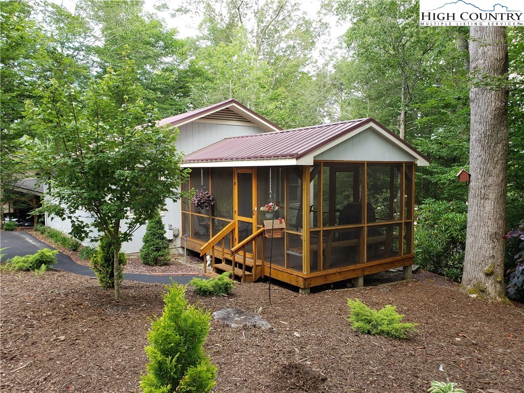 595 Windridge Road Newland, NC 28657 - Photo 3 of 14 Gallery Image 3