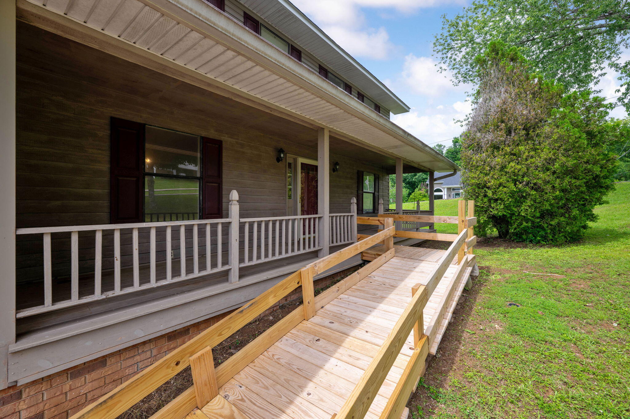 5642 Tucker Road Ooltewah, TN 37363 - Photo 4 of 52 wheel chair ramp