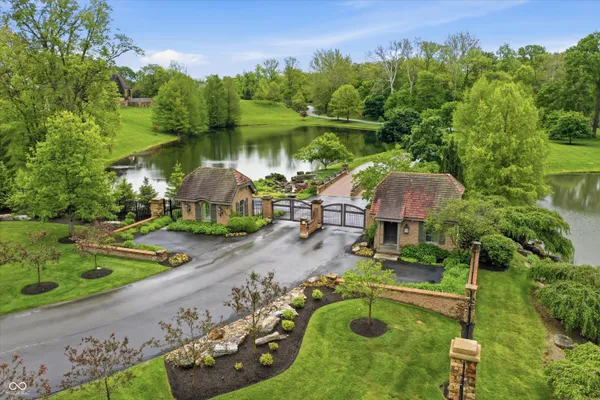 $775,000 | 1 Woodard Bluff, Zionsville, IN 46077