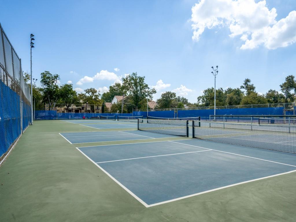 12660 Hillcrest Road, Unit 3206 Dallas, TX 75230 - Photo 27 of 32 Pickleball and tennis courts