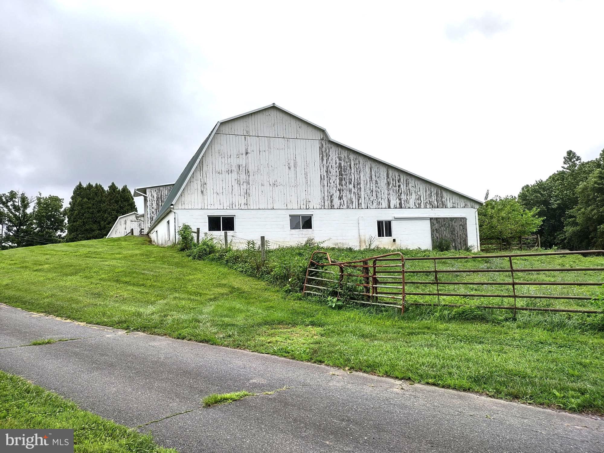 4206 Graceton Road Pylesville, MD 21132 - Photo 13 of 74 2-Level Bank Barn