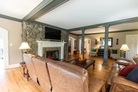 $1,600,000 | 2990 McGavock Pike, Nashville, TN 37214