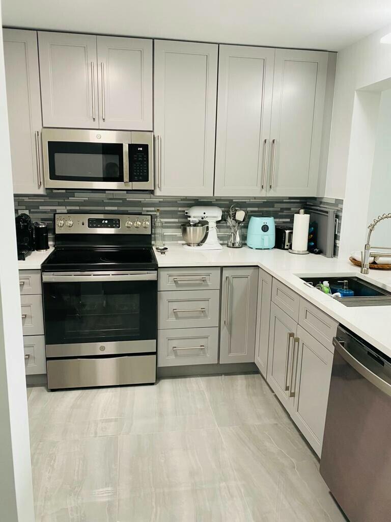 4250 North Hwy A1A, Unit 503 Hutchinson Island, FL 34949 - Photo 5 of 29 kitchen