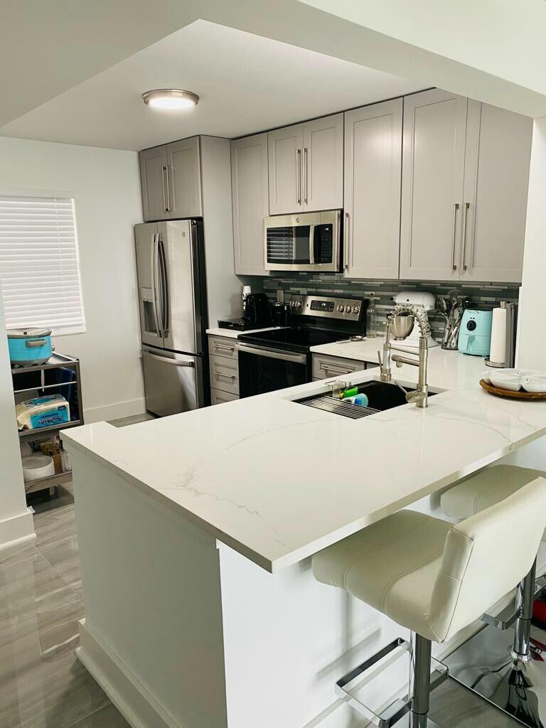 4250 North Hwy A1A, Unit 503 Hutchinson Island, FL 34949 - Photo 6 of 29 kitchen